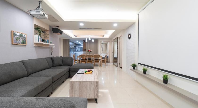 Cinema Style 3B2b 4min to Xinyi Anhe MRT Red Line - image 5