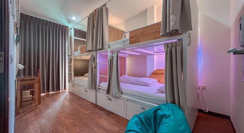 Click Hostel - image 12