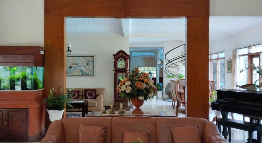The Garden Family Guest House - image 9