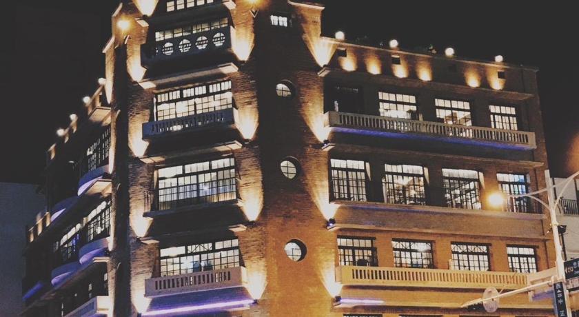 Long Lang Hotel - image 3