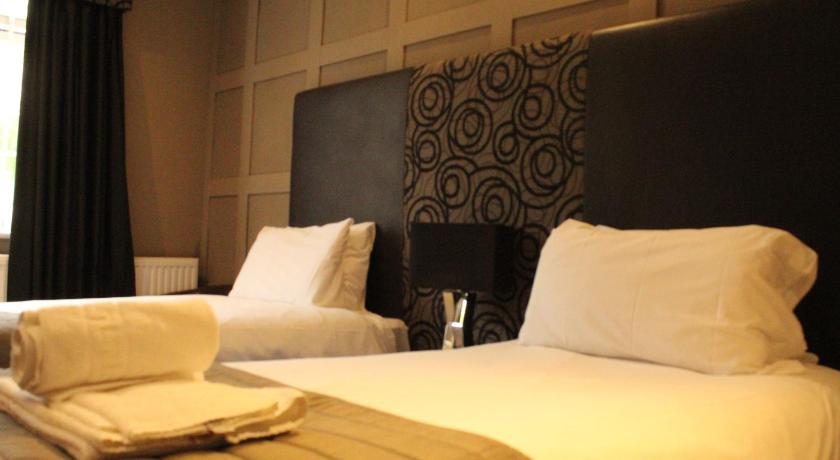Image of Twin Room with Bath/Shower 0