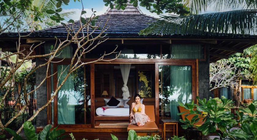รูปของOriental Beach Front View Villa 14