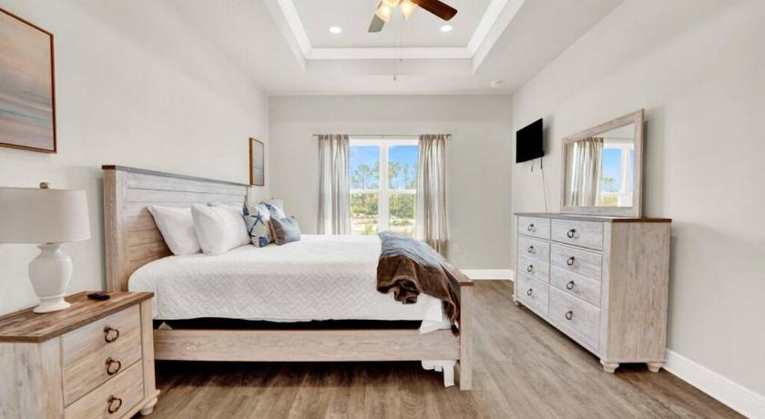 포트 세인트 조 Spacious 5-Bed Beach Home with Pool, Golf Cart, Pet-Friendly, Resort Amenities 4성급 숙소 스위트룸
