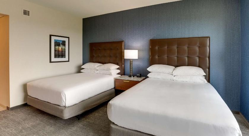 Image of Deluxe Queen Room with Two Queen Beds - Terrace 4