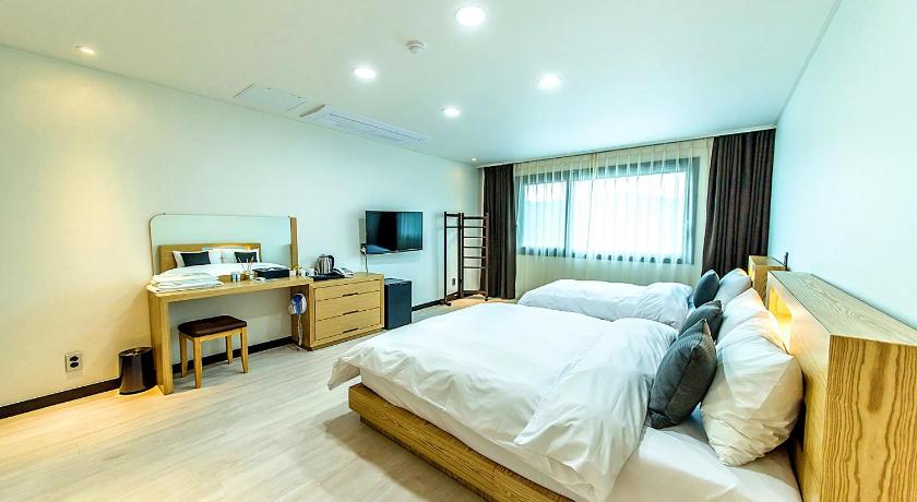 Image of Standard Twin Room 1