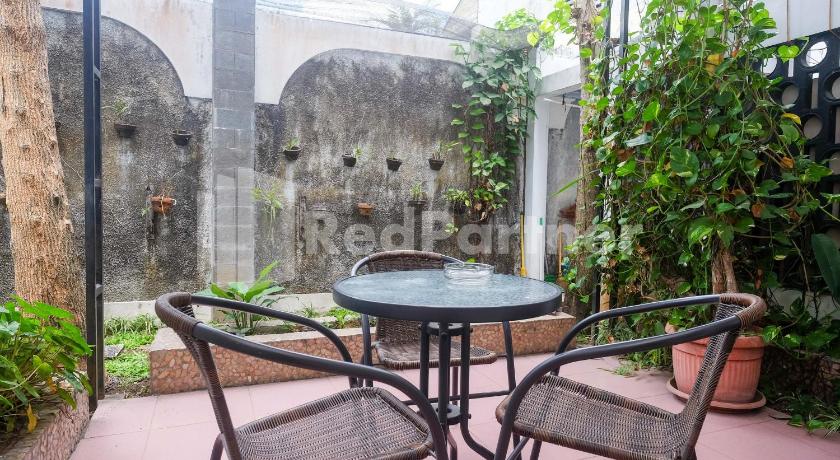 Just 11 Boutique Syariah Mitra RedDoorz near UGM Yogyakarta - image 8