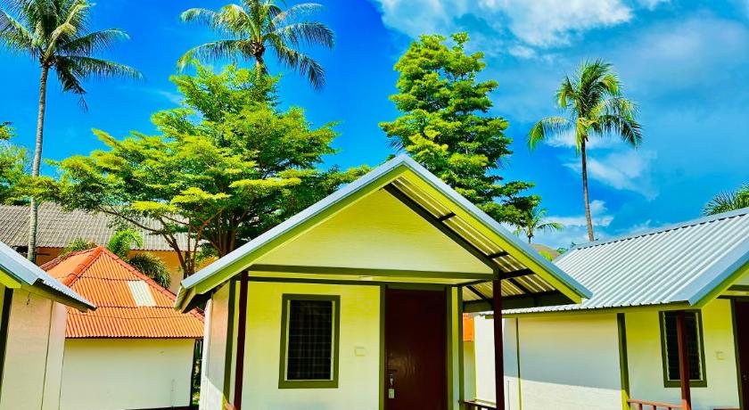 Lanta L.D. Beach Bungalows - image 26