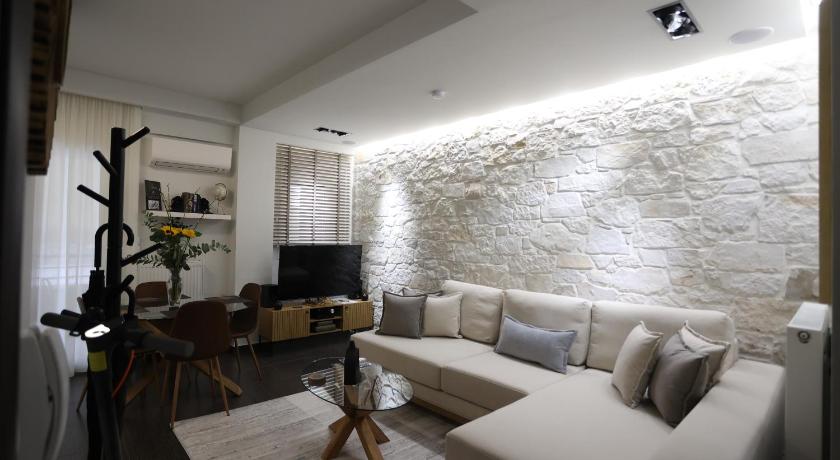 LA Larissa Luxury Apartments Thetis