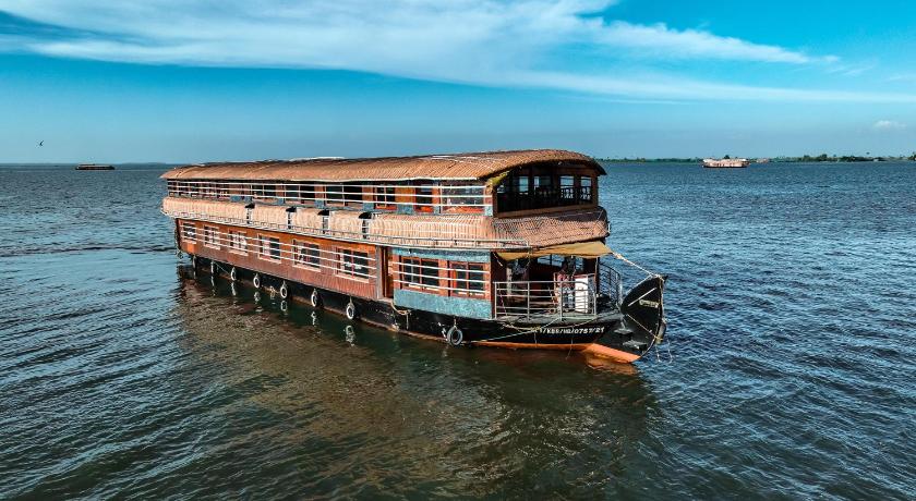 Venice Premium Houseboats Alleppey - image 19
