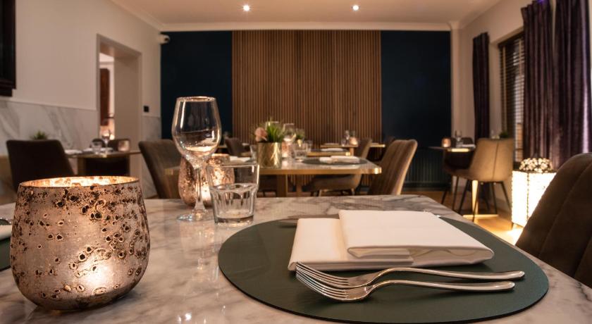 ウォルフェスデン Asperion Hillside Hotel 4つ星 ホテル 外観