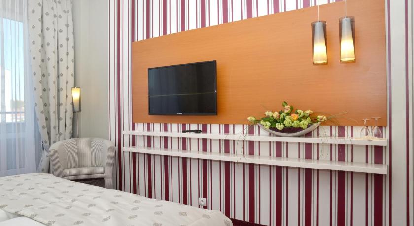 Image of Premium Double or Twin Room with Access to public Relax Center 9