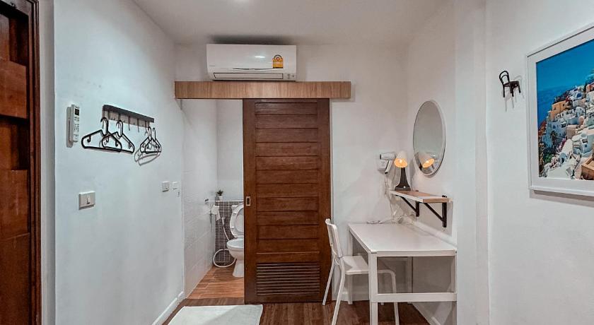 Click Hostel - image 11