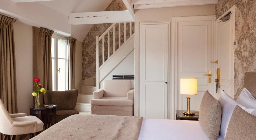 Image of Parisian Suite (2 Adults + 1 Child) 3