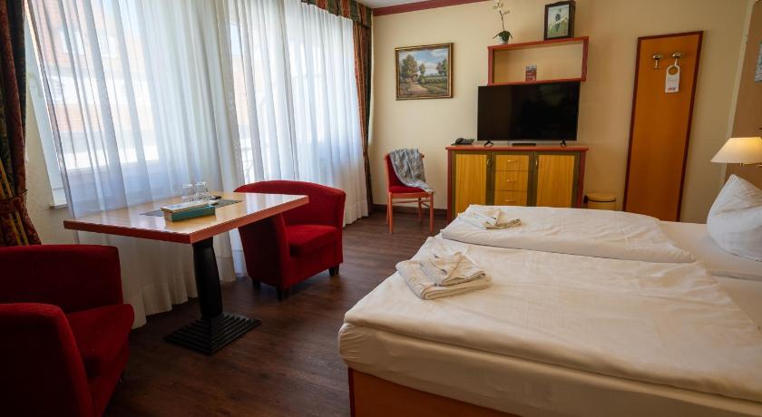 Image of Double Room with Balcony / courtyard view 3