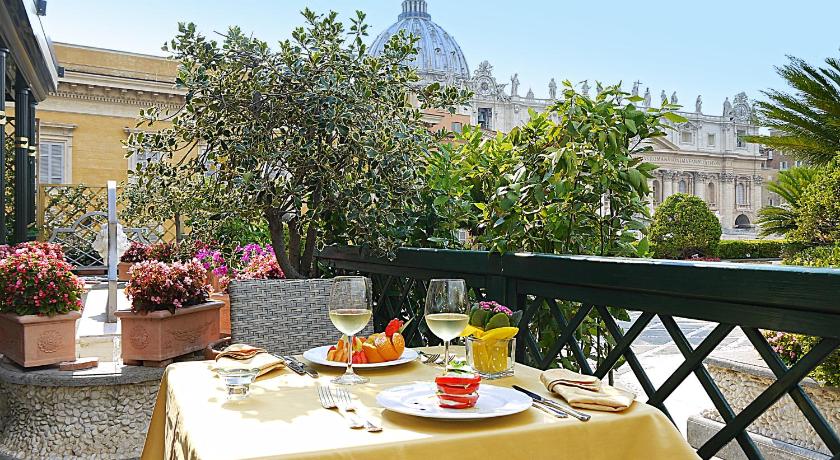 Rome Residenza Paolo VI 4-Star Hotel pool