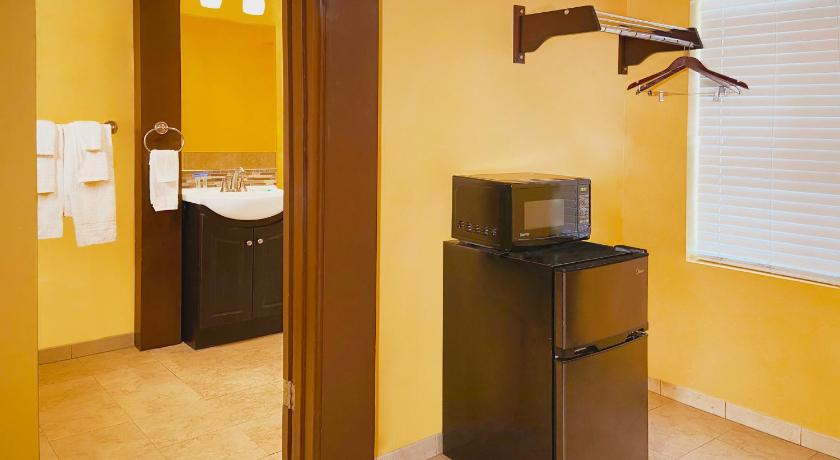 Image of Deluxe Suite with Spa Bath 5