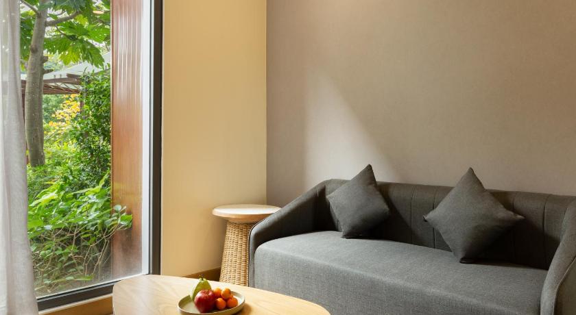 Image of Plus 2 Suite 7