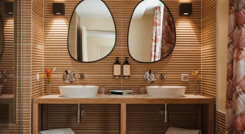 Image of Two-Bedroom Suite with City View 4