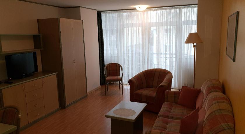 Image of 2-room apartment courtyard view without a balcony 4