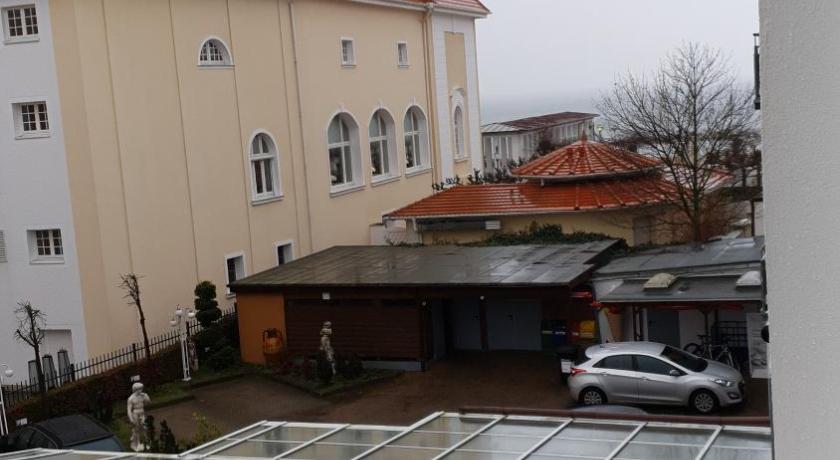 Image of 2-room apartment courtyard view without a balcony 7