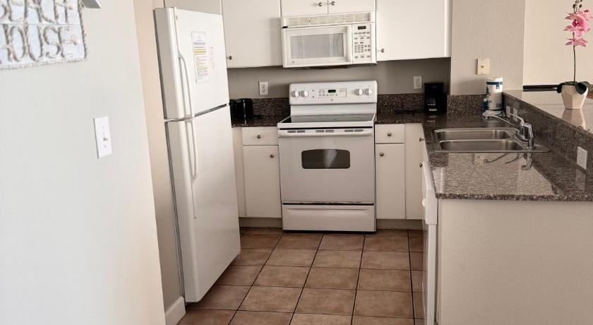 Image of Two-Bedroom Apartment with Gulf View 12