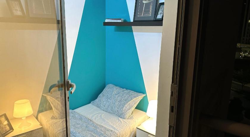Cityview Partition Room with Balcony in Tecom - image 8