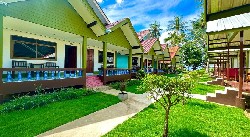 Lanta L.D. Beach Bungalows - image 14