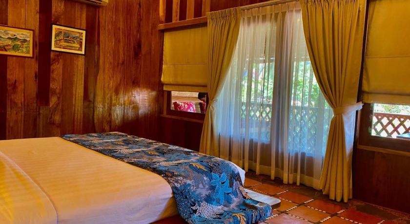 Image of Suite Wooden Bungalow 16
