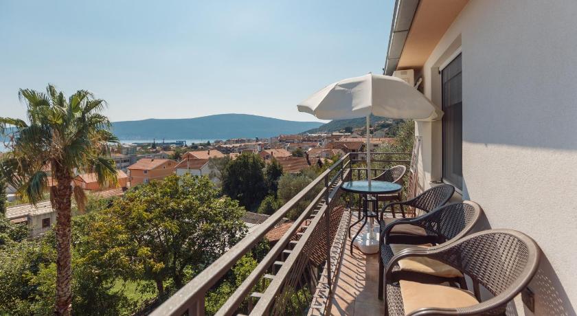 Image of Apartment with Sea View 1