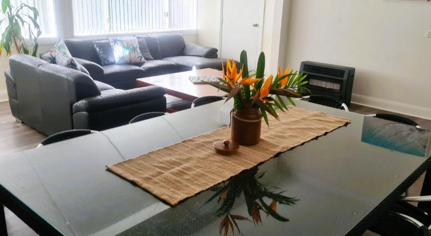 Image of Six-Bedroom House 5