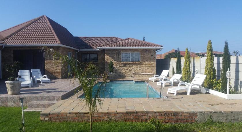 Ebenezer Guesthouse Bluewater Bay — Hotel in Port Elizabeth