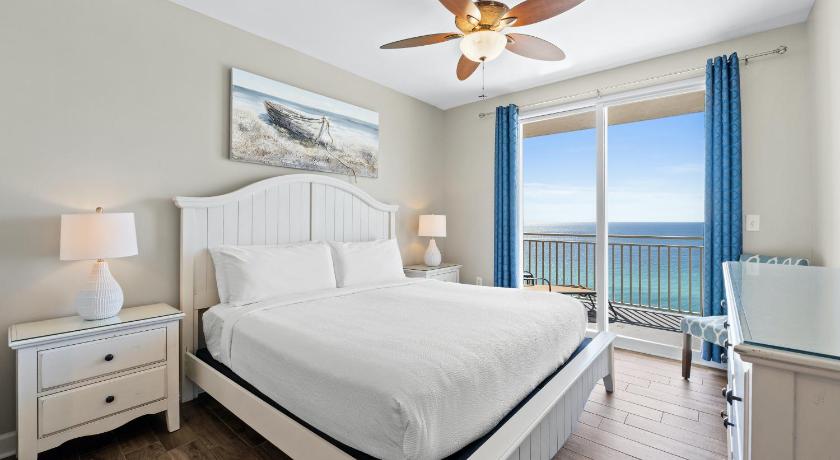 Image of Three-Bedroom Apartment with Sea View - 1101E 9