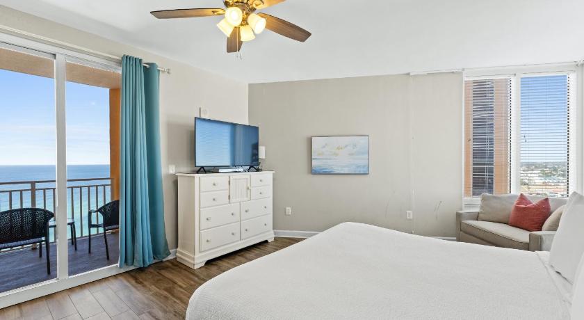 Image of Three-Bedroom Apartment with Sea View - 1101E 15