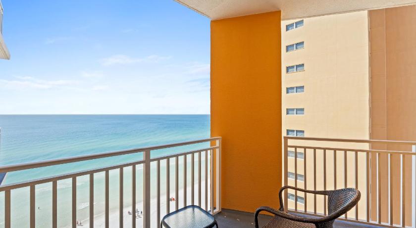 Image of Three-Bedroom Apartment with Sea View - 1101E 7