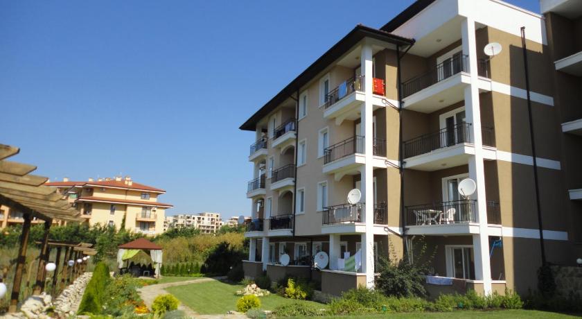 Domus Extra Apartments photo