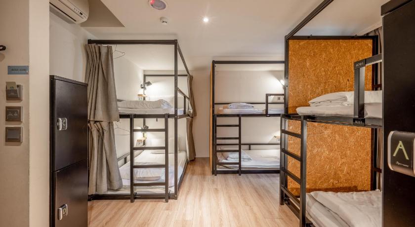 Image of Mixed Dormitory - shared bathroom 7