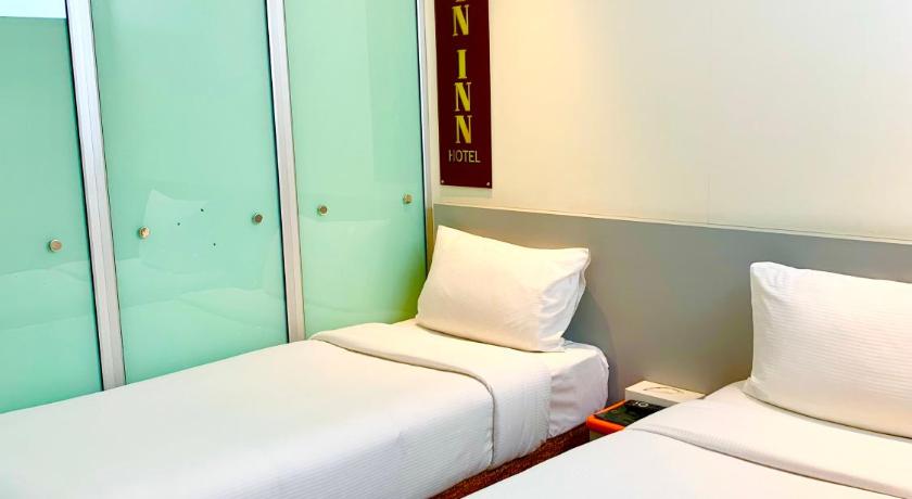 Image of Twin Bed (with window) 10