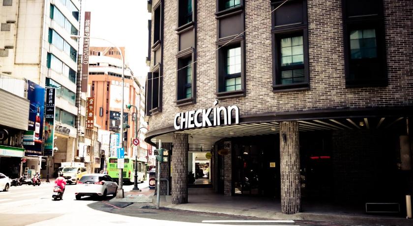 CHECK inn Taichung Ziyou - image 33