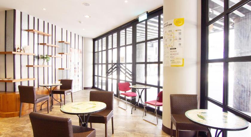 CHECK inn Taichung Ziyou - image 22