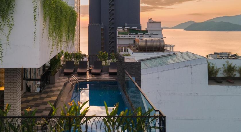 Aaron Boutique Hotel - image 15