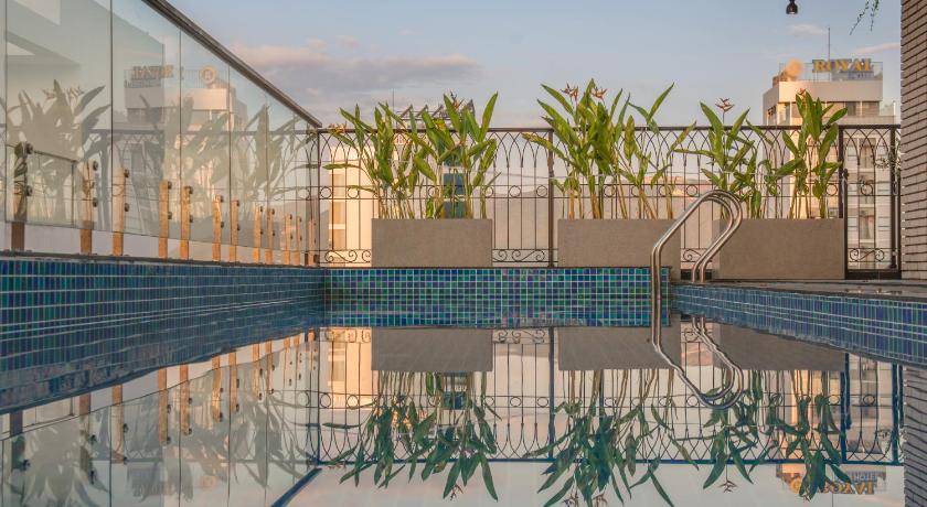 Aaron Boutique Hotel - image 10