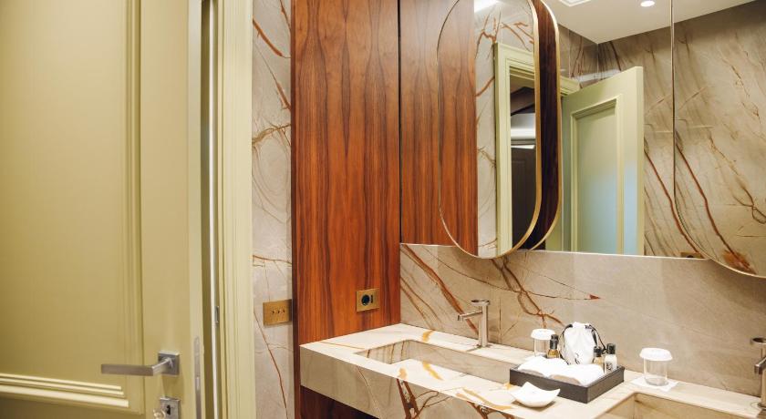 รูปของดีลักซ์ (Deluxe Room) 7
