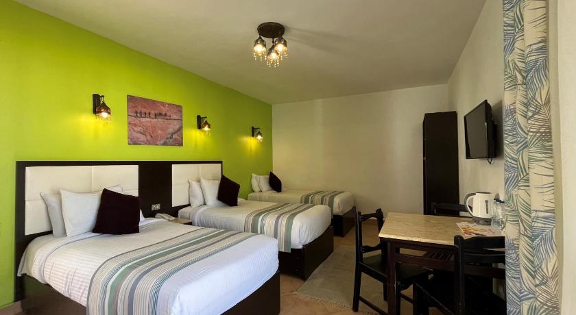 Image of Economy Triple Room 1