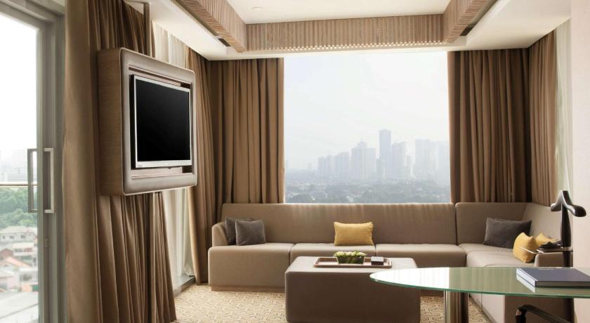 Image of King Deluxe Suite with Lounge Access 5