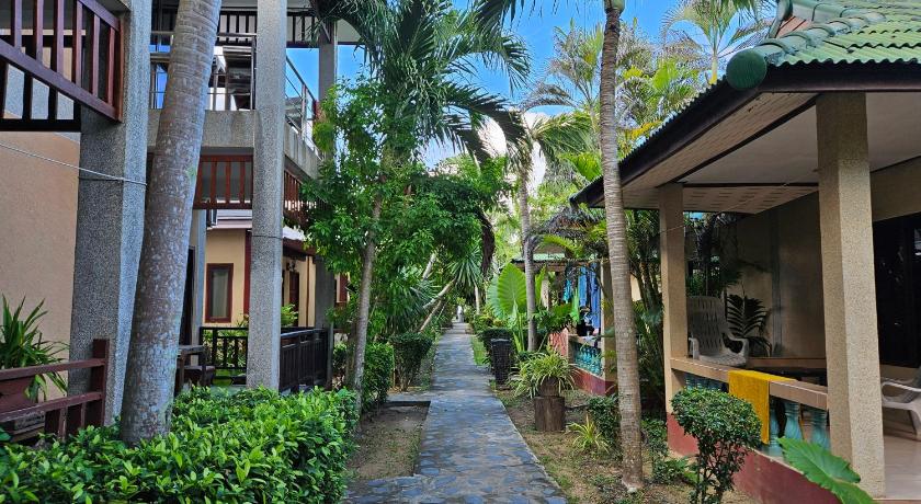 Lanta Riviera Beach Resort - image 6