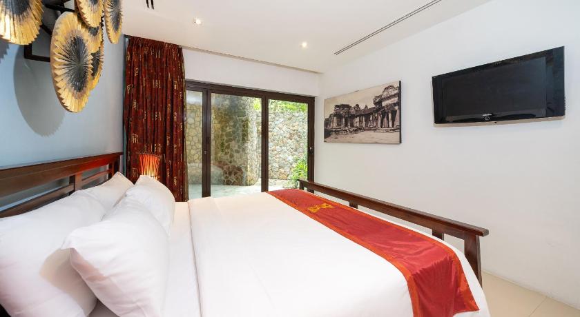 Image of 5-Bedroom Villa with Private Pool 9