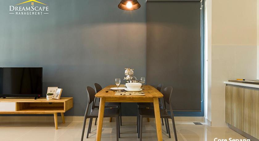 Image of Deluxe Suite 7