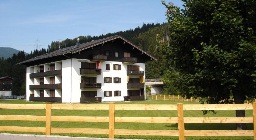 Welcome-Bienvenue-Добро пожаловать — Hotel in Flachau