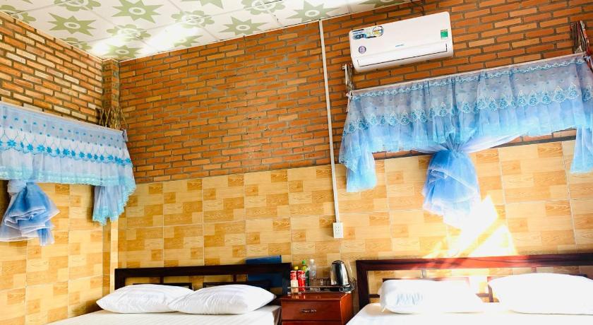 Image of Quadruple Room with Mountain View 7
