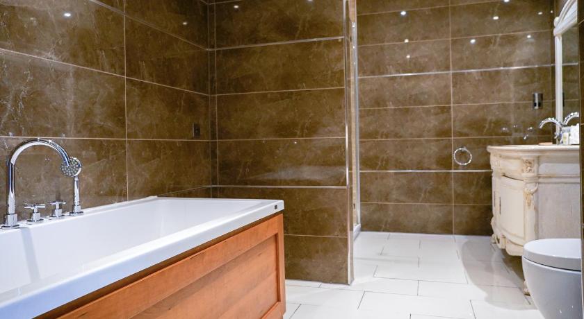 Image of King Junior Suite 3